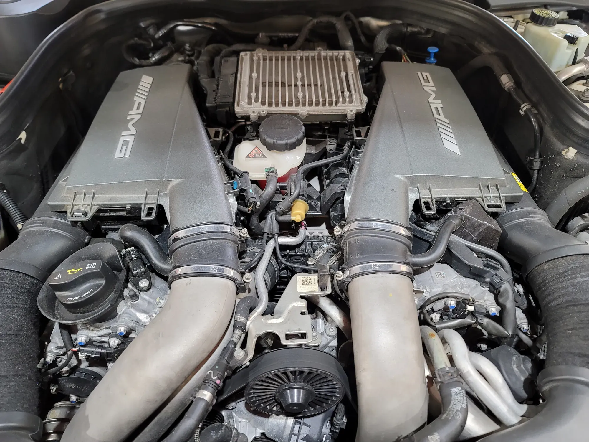 동탄 벤츠 CLS63 AMG 엔진룸 V8 트윈터보 점검