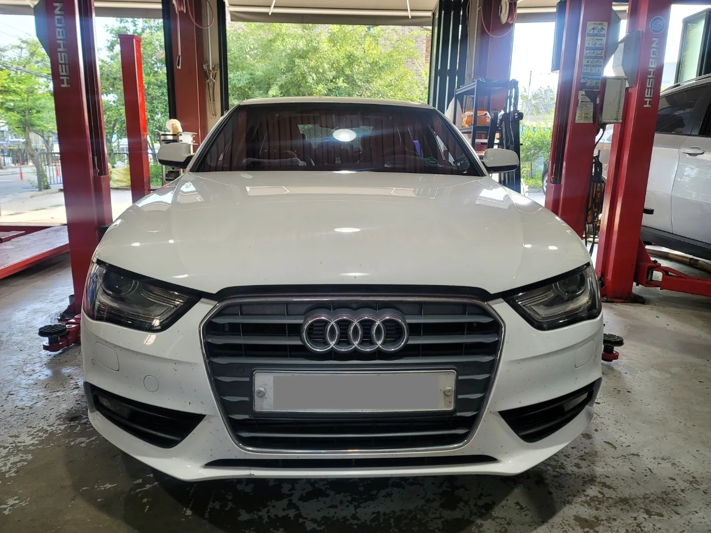 아우디 A4 2.0TDI 전면