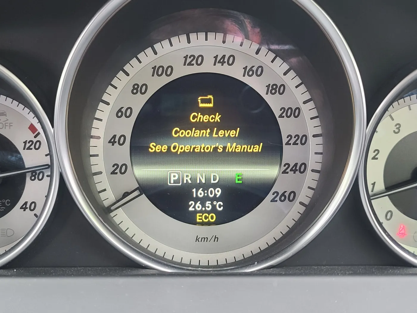 벤츠 C180 계기판 주행거리 100,000km