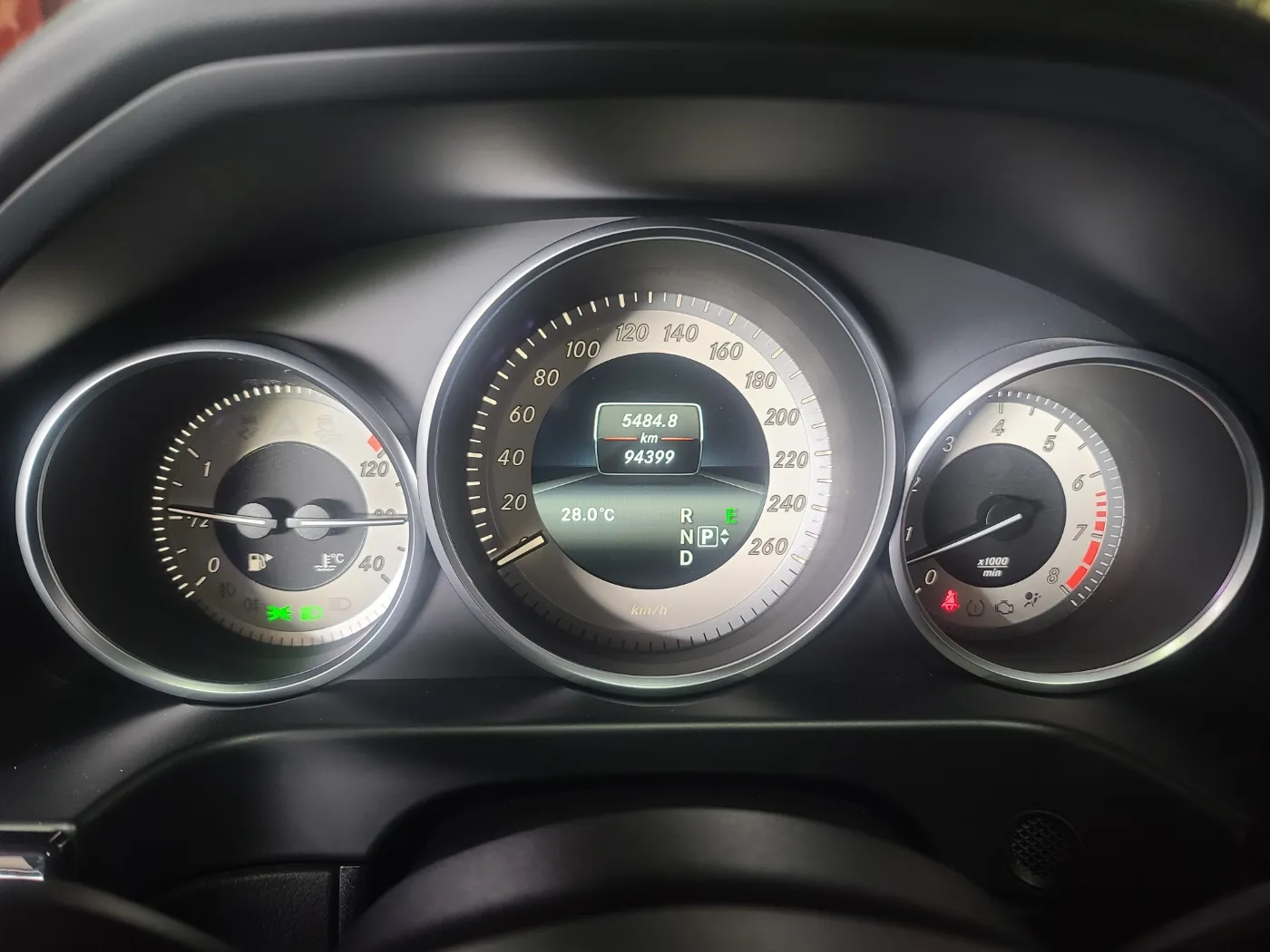벤츠 E400 계기판 누적 주행거리 94,000km