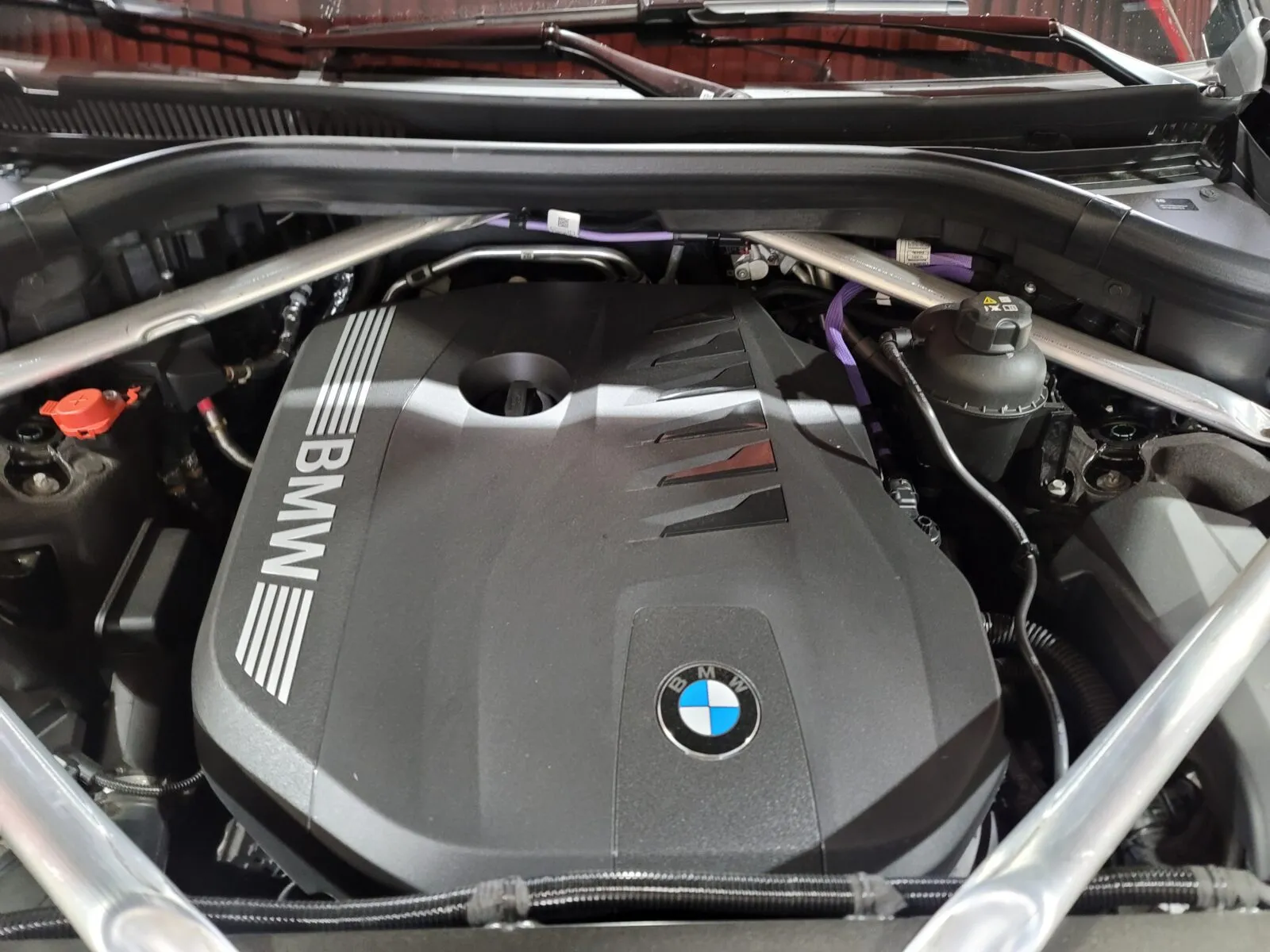BMW X7 엔진룸 사전 점검