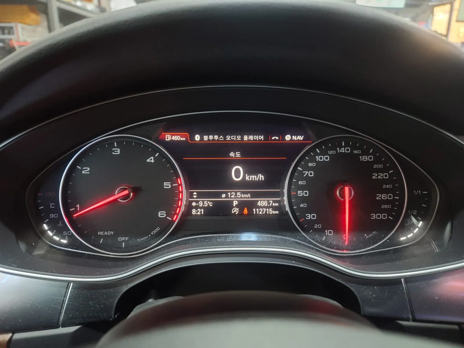 워크베이에서 사전체크 중인 아우디 A6 35TDI