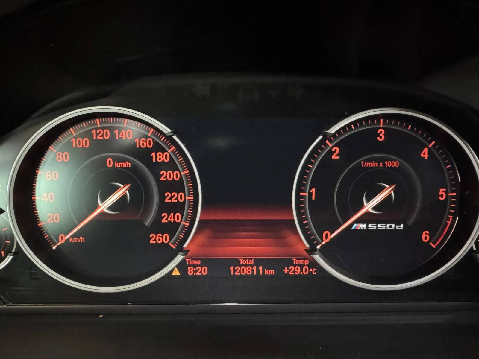 워크베이에 안착한 BMW M550d