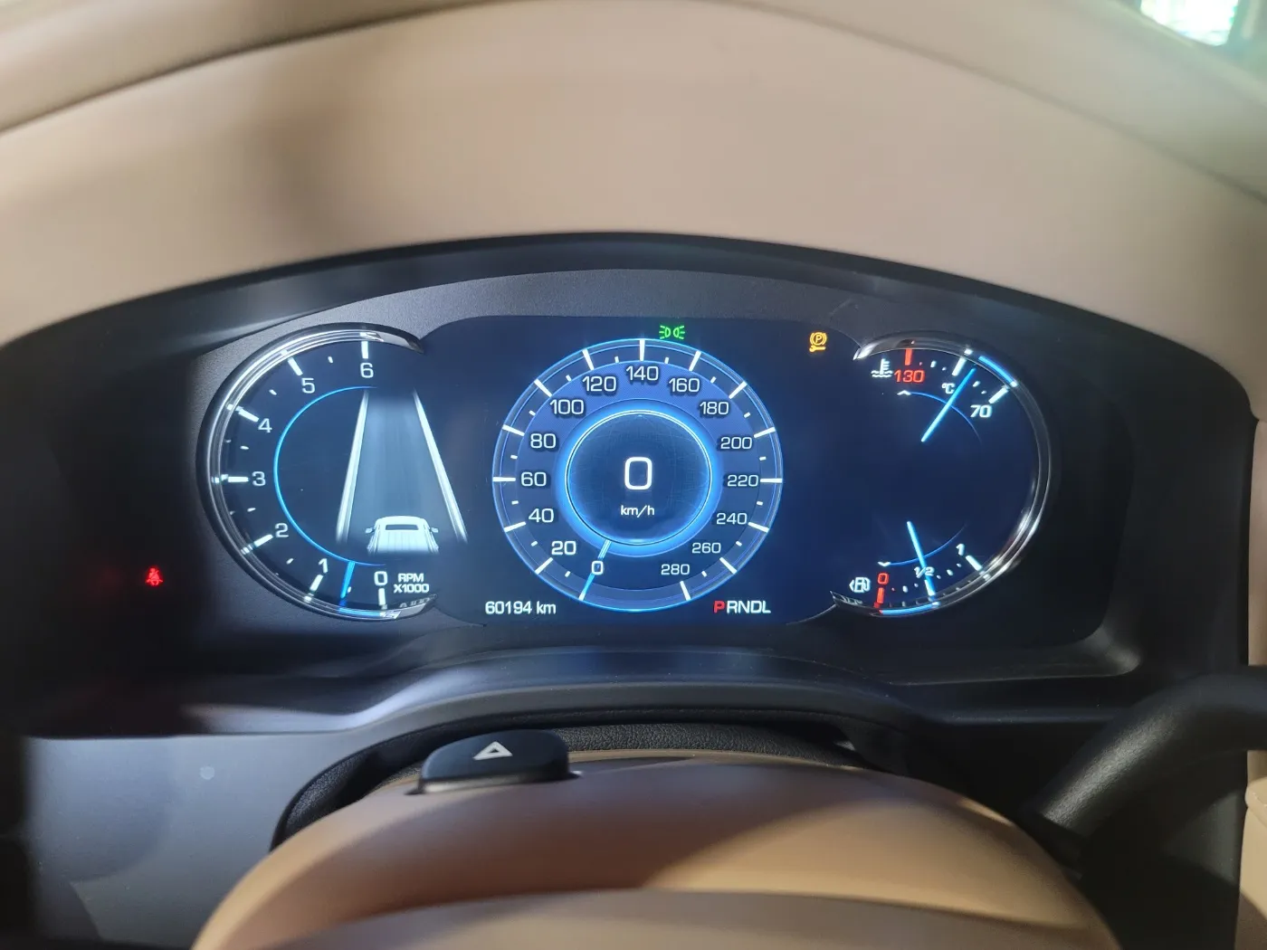 워크베이에 입고된 캐딜락 에스컬레이드