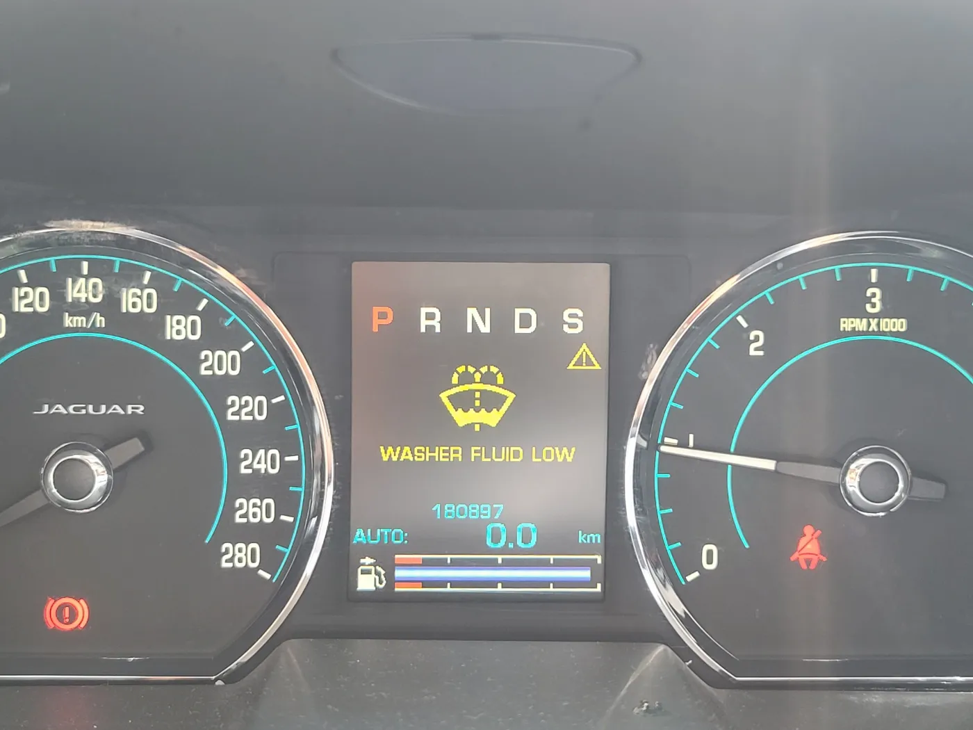 재규어 XF 계기판 주행거리 178,000km