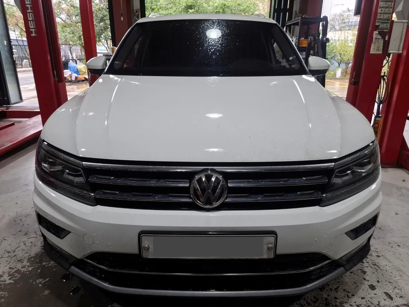 폭스바겐 티구안 2.0 TDI 전면