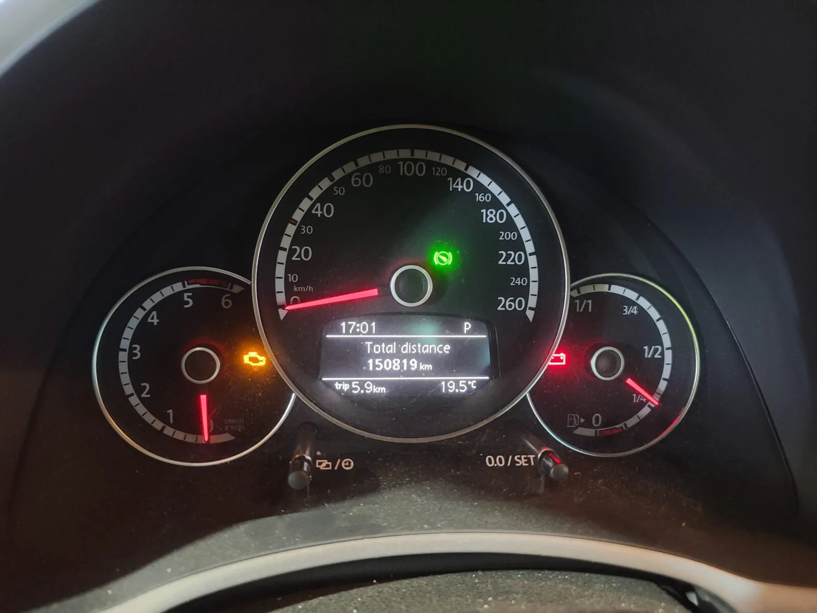 더비틀 계기판 누적 주행거리 150,000km
