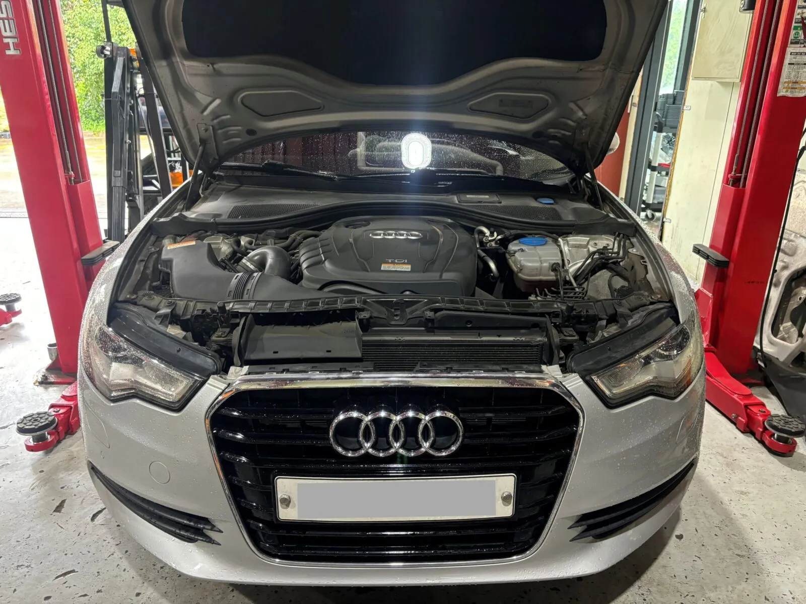 아우디 A6 2.0TDI 전면