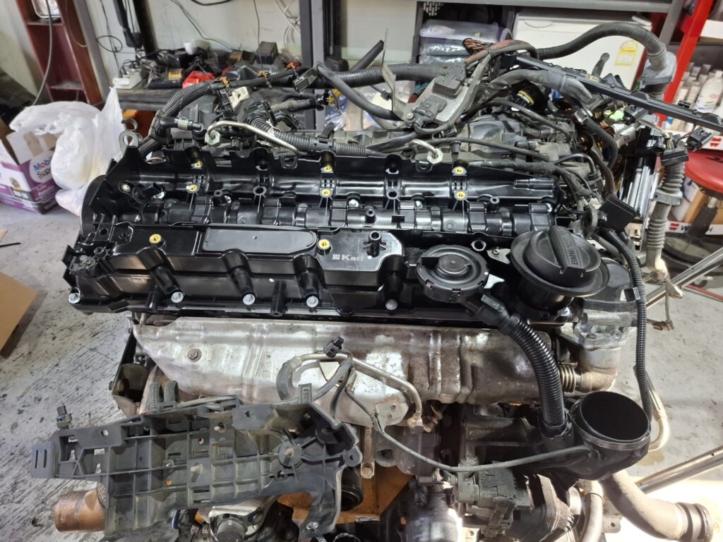 BMW X5 N57 타이밍체인 소음과 캠캐리어 누유 정밀 진단 및 교환 정비 31 BMW X5 30D N57 23