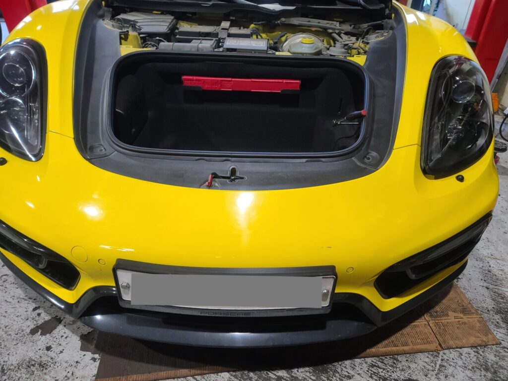 PORSCHE BOXSTER GTS 17