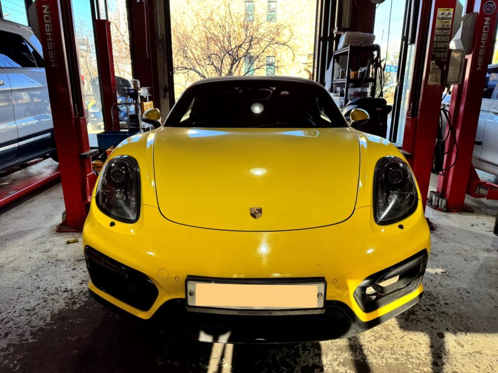 PORSCHE BOXSTER GTS 18