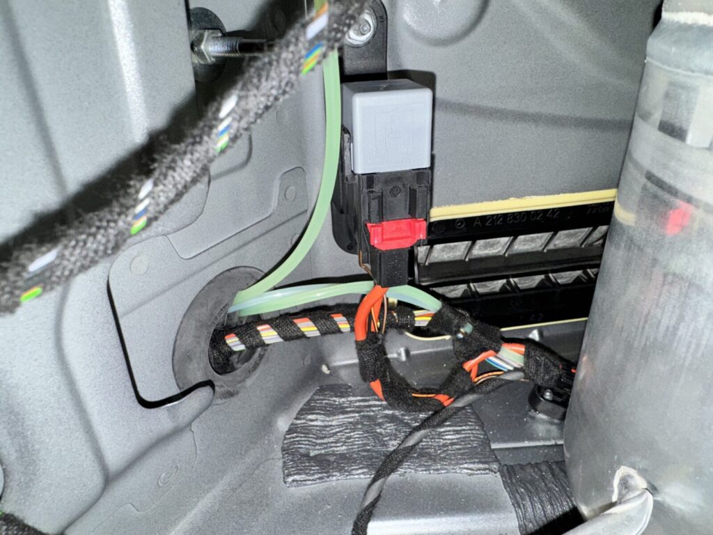 벤츠 E400 4matic 서스펜션 기능이상 및 하체 소음 정밀 수리 공정 28 m.benz e400 10