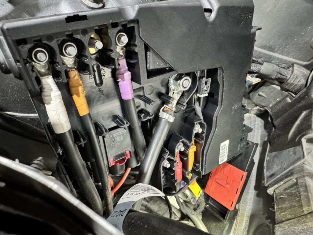 벤츠 E400 4matic 서스펜션 기능이상 및 하체 소음 정밀 수리 공정 17 m.benz e400 12