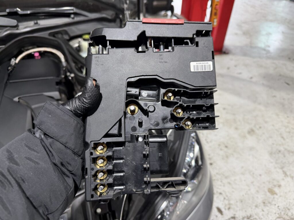 벤츠 E400 4matic 서스펜션 기능이상 및 하체 소음 정밀 수리 공정 23 m.benz e400 3