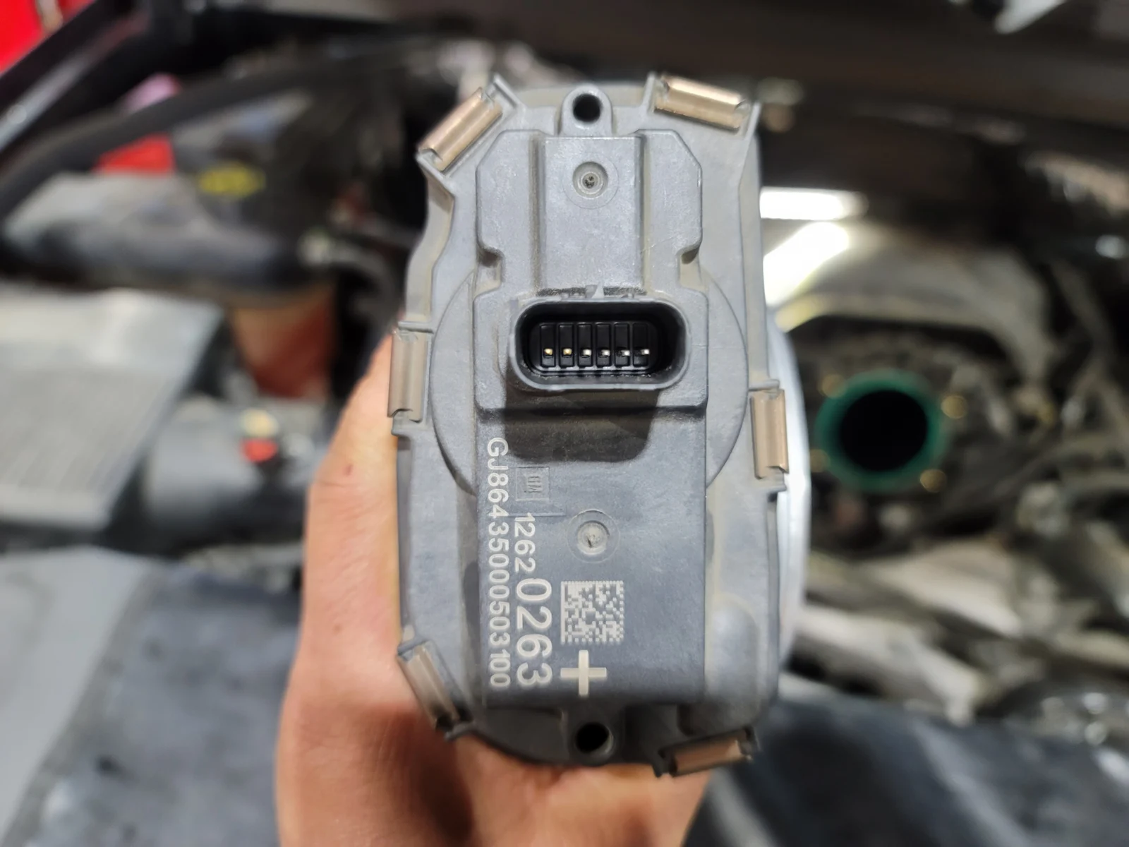 신품 스로틀 바디 인스톨